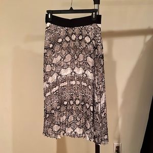 Snakeskin print Pleated skirt
